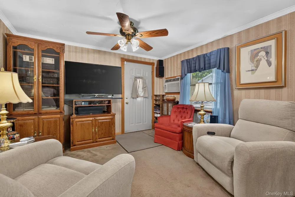 20 Sunset Circle Bloomingburg, NY 12721