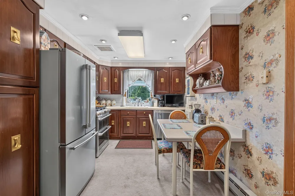 20 Sunset Circle Bloomingburg, NY 12721