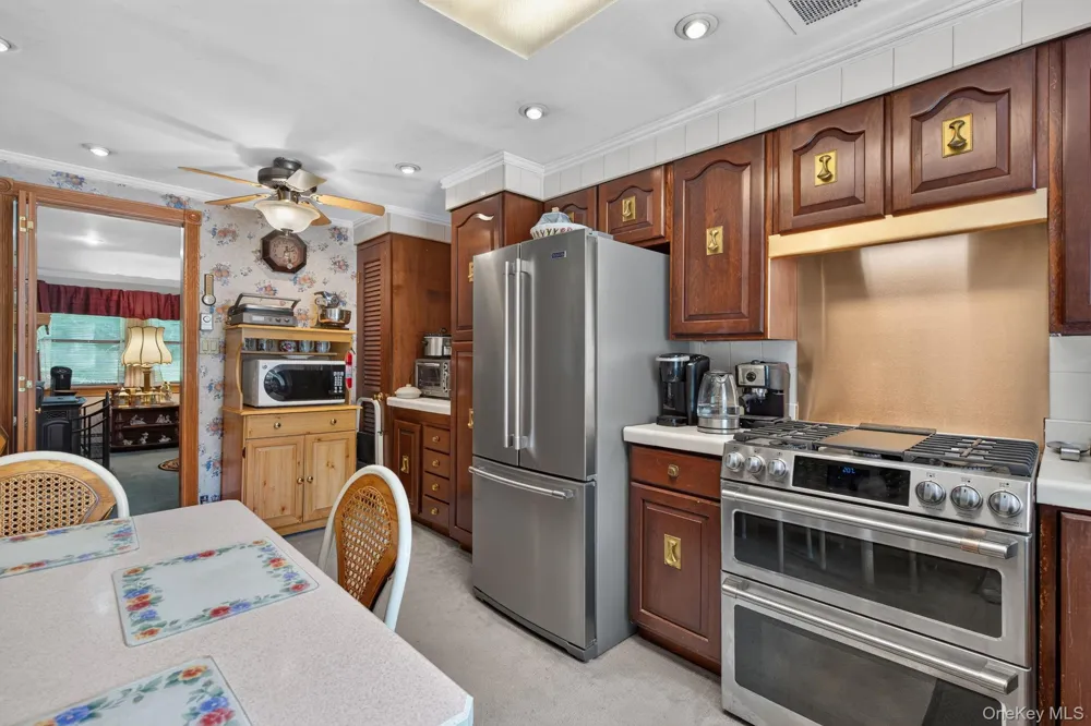 20 Sunset Circle Bloomingburg, NY 12721