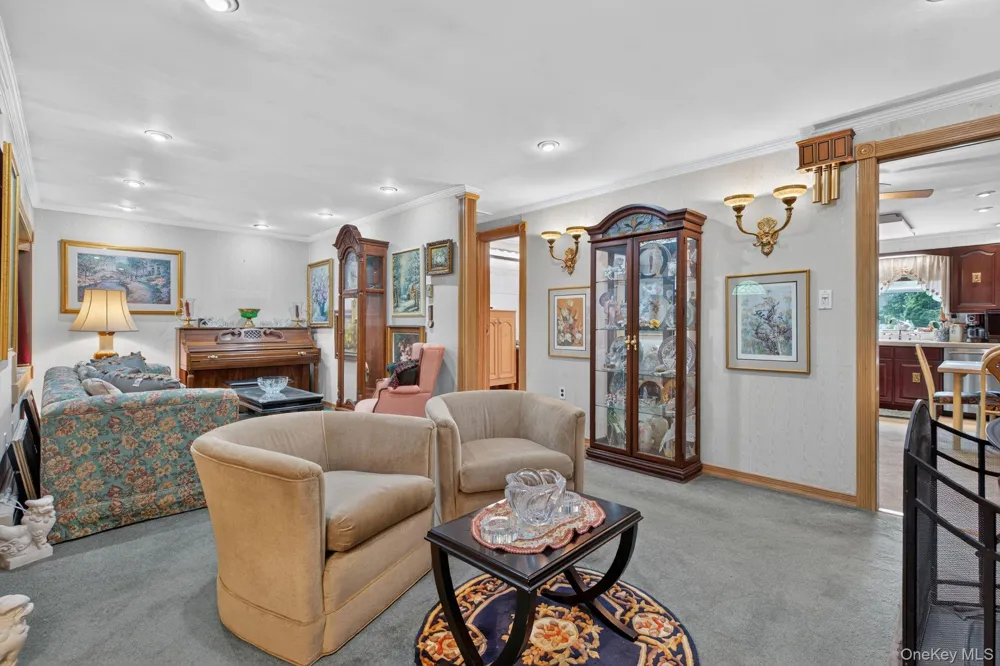 20 Sunset Circle Bloomingburg, NY 12721