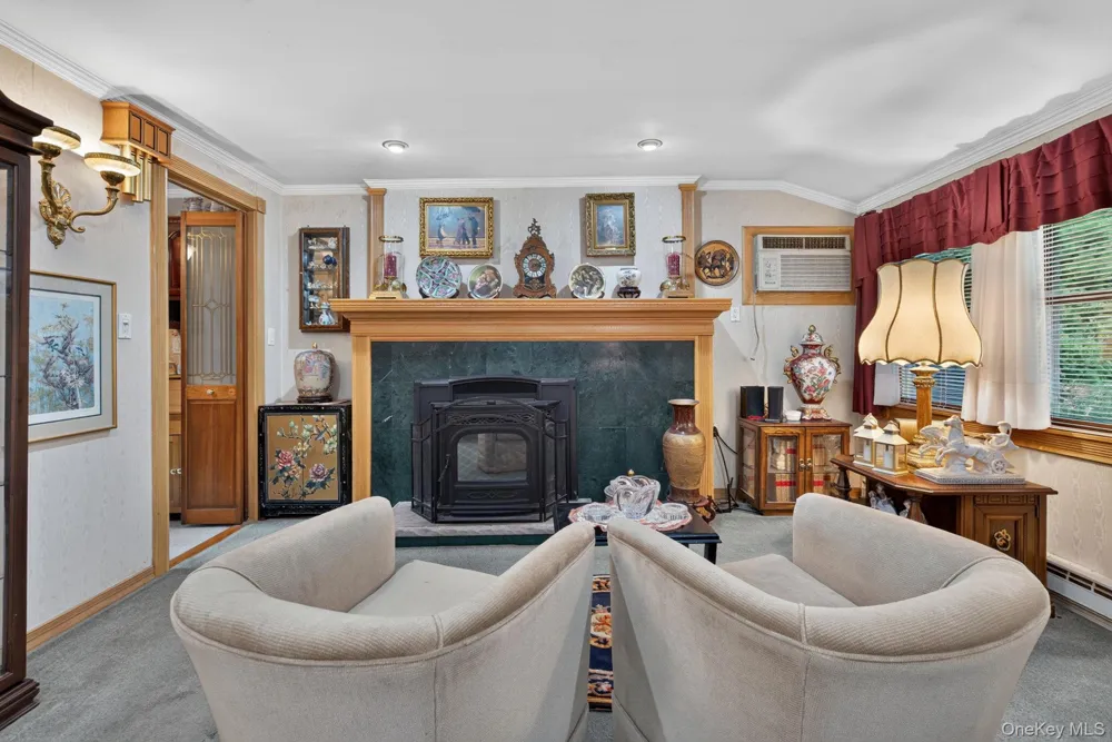 20 Sunset Circle Bloomingburg, NY 12721