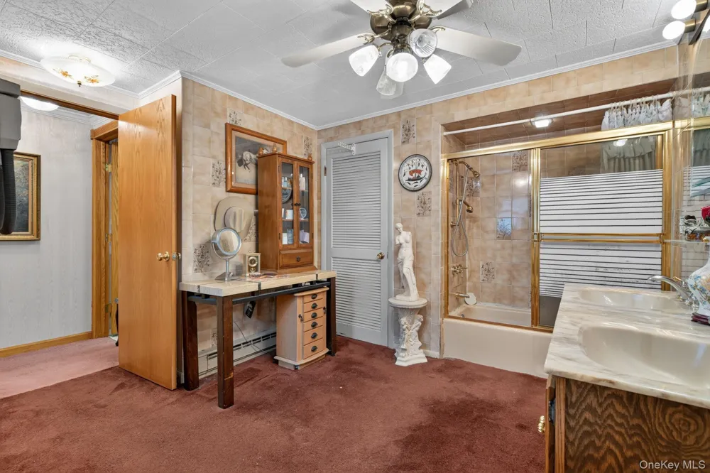 20 Sunset Circle Bloomingburg, NY 12721