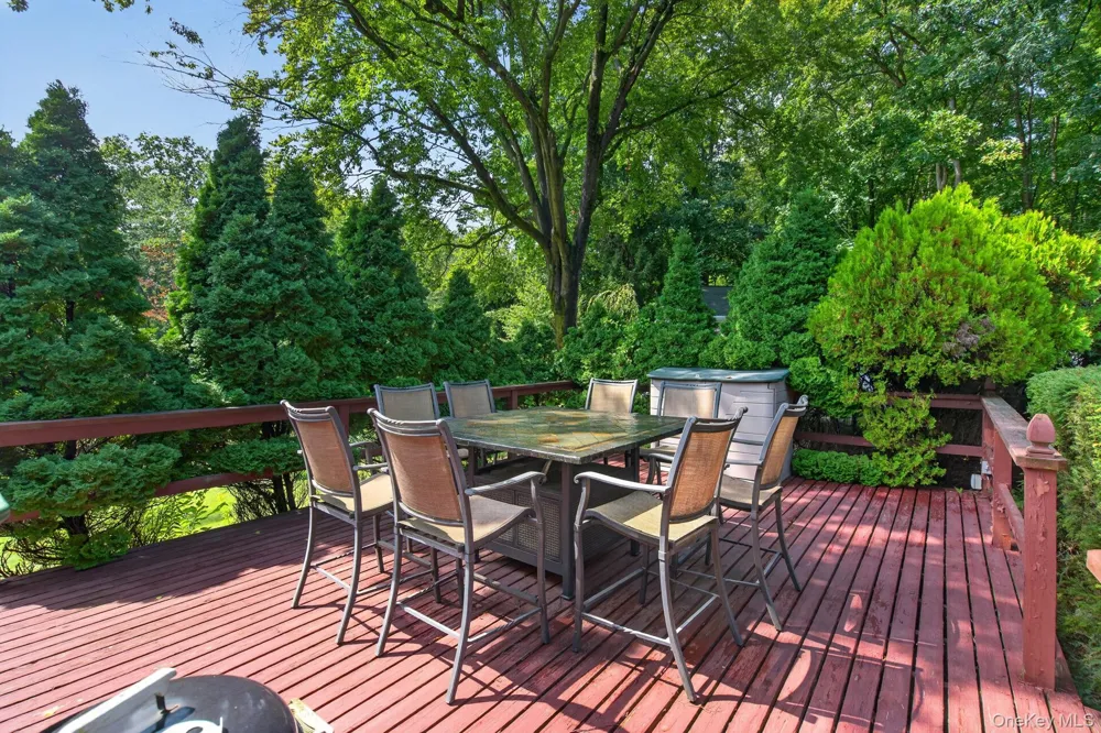 20 Sunset Circle Bloomingburg, NY 12721