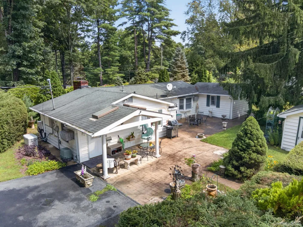 20 Sunset Circle Bloomingburg, NY 12721