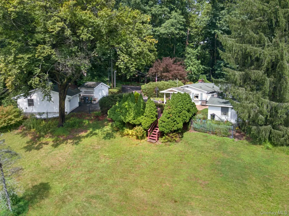 20 Sunset Circle Bloomingburg, NY 12721