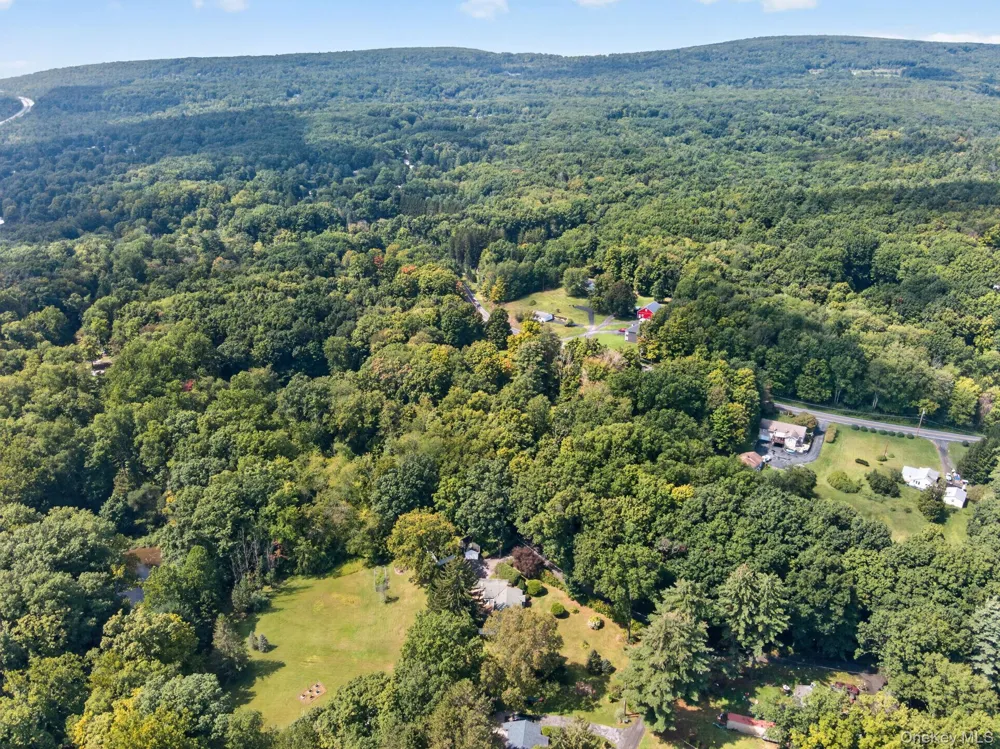 20 Sunset Circle Bloomingburg, NY 12721