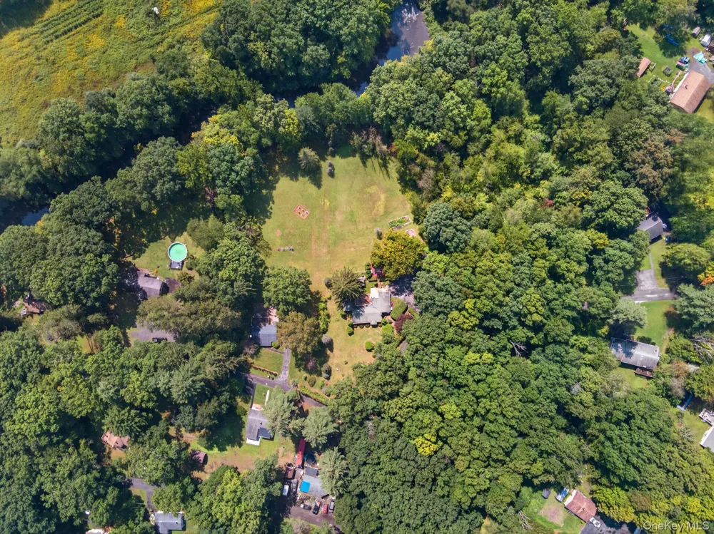 20 Sunset Circle Bloomingburg, NY 12721