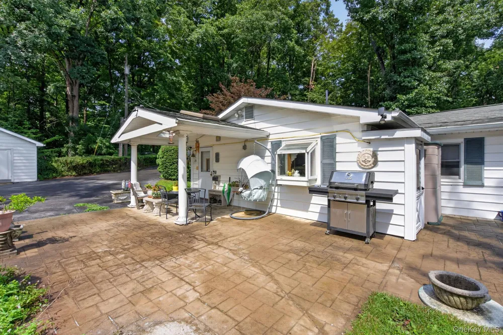 20 Sunset Circle Bloomingburg, NY 12721