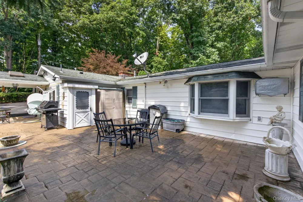 20 Sunset Circle Bloomingburg, NY 12721