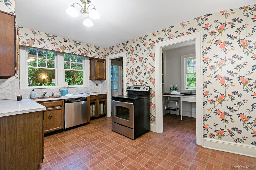 1 Sage Terrace Scarsdale, NY 10583