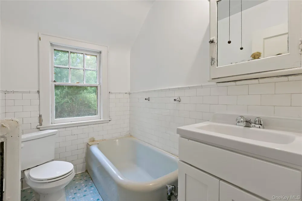 1 Sage Terrace Scarsdale, NY 10583