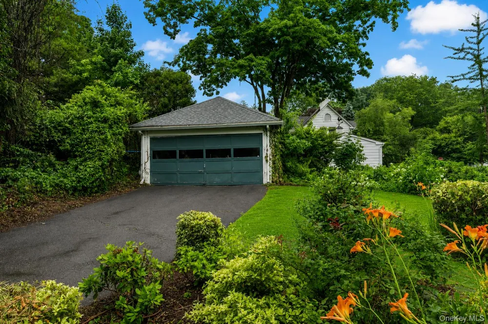 1 Sage Terrace Scarsdale, NY 10583