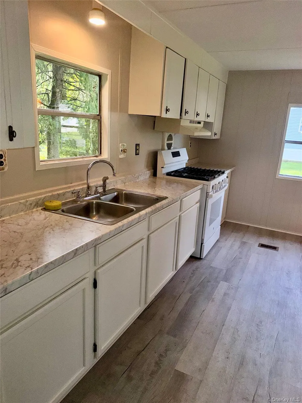 6 Oahu Lane New Paltz, NY 12561