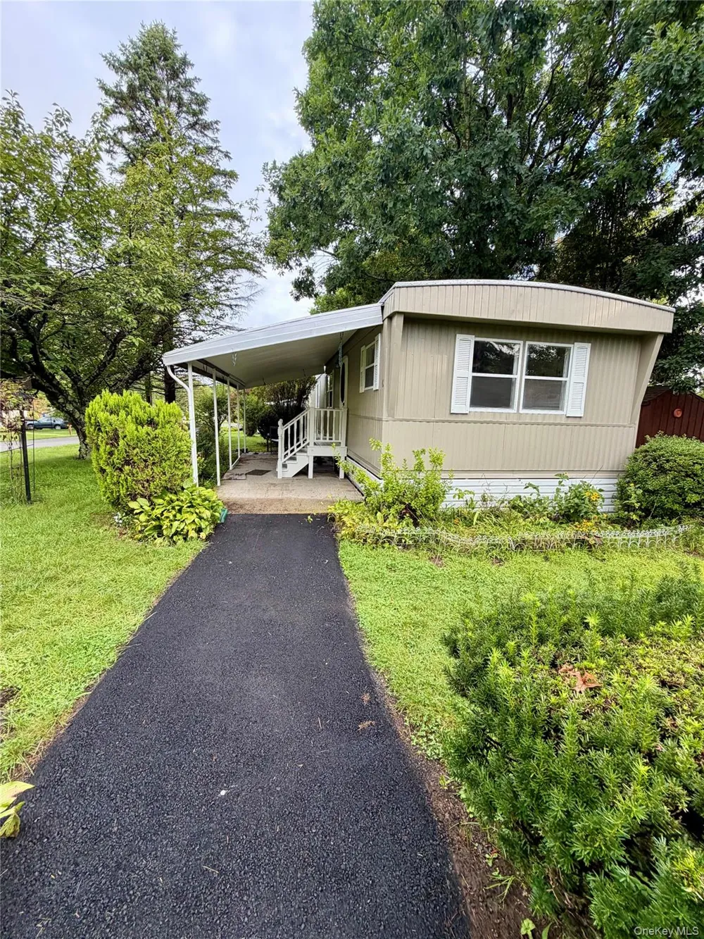 6 Oahu Lane New Paltz, NY 12561