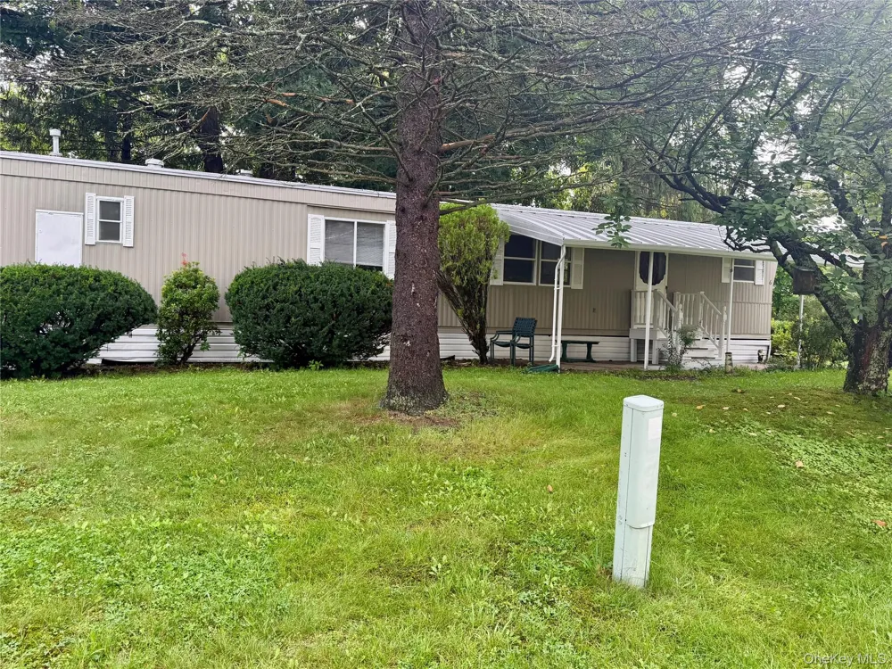 6 Oahu Lane New Paltz, NY 12561