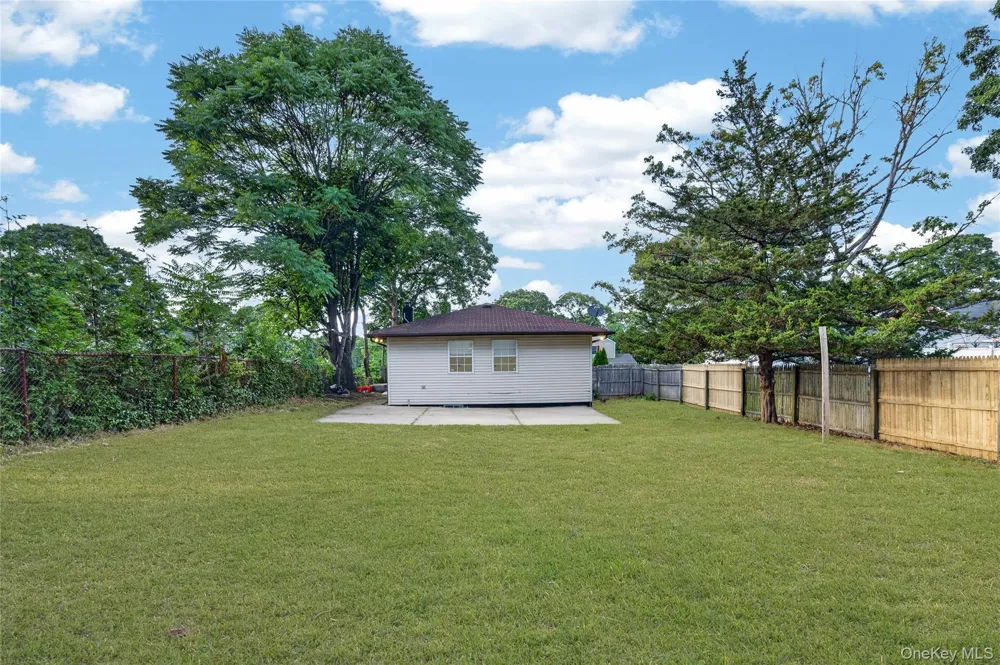 28 Roslyn Avenue Selden, NY 11784