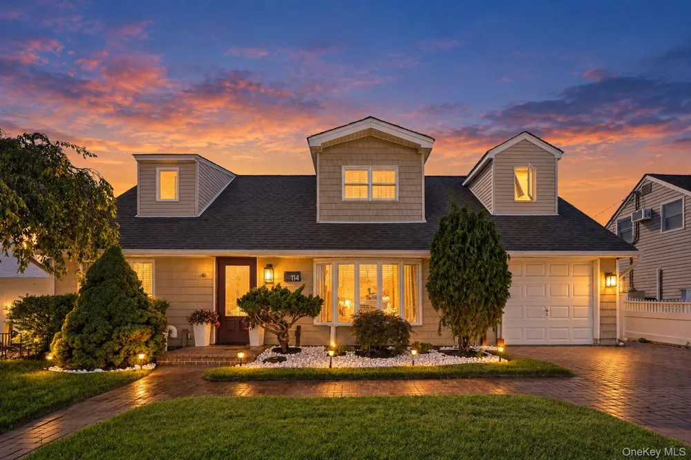 114 Southberry Lane Levittown, NY 11756