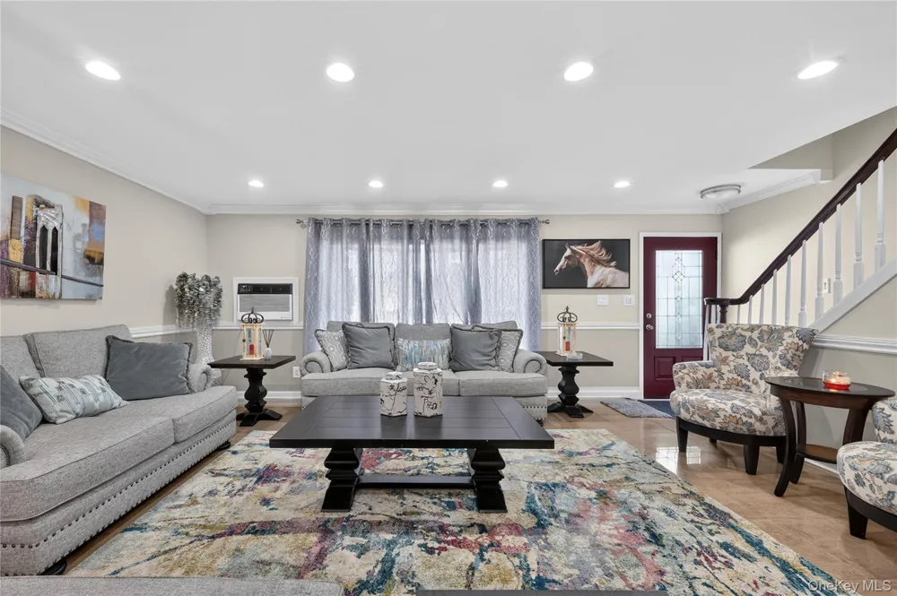 114 Southberry Lane Levittown, NY 11756