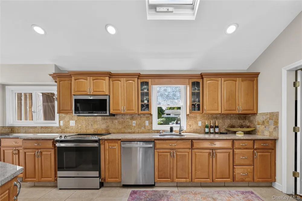 114 Southberry Lane Levittown, NY 11756