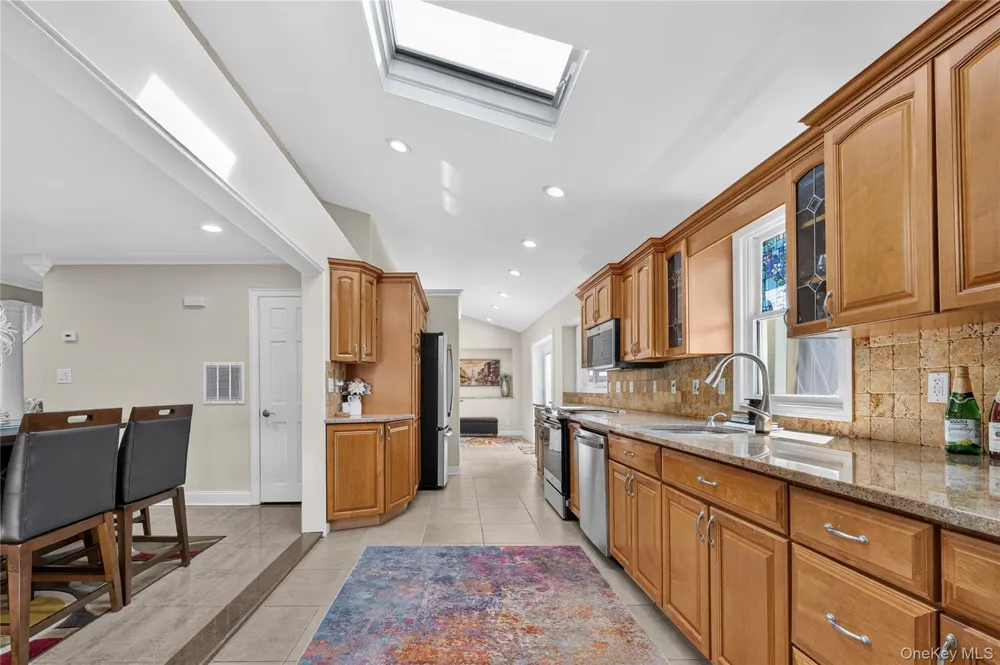 114 Southberry Lane Levittown, NY 11756