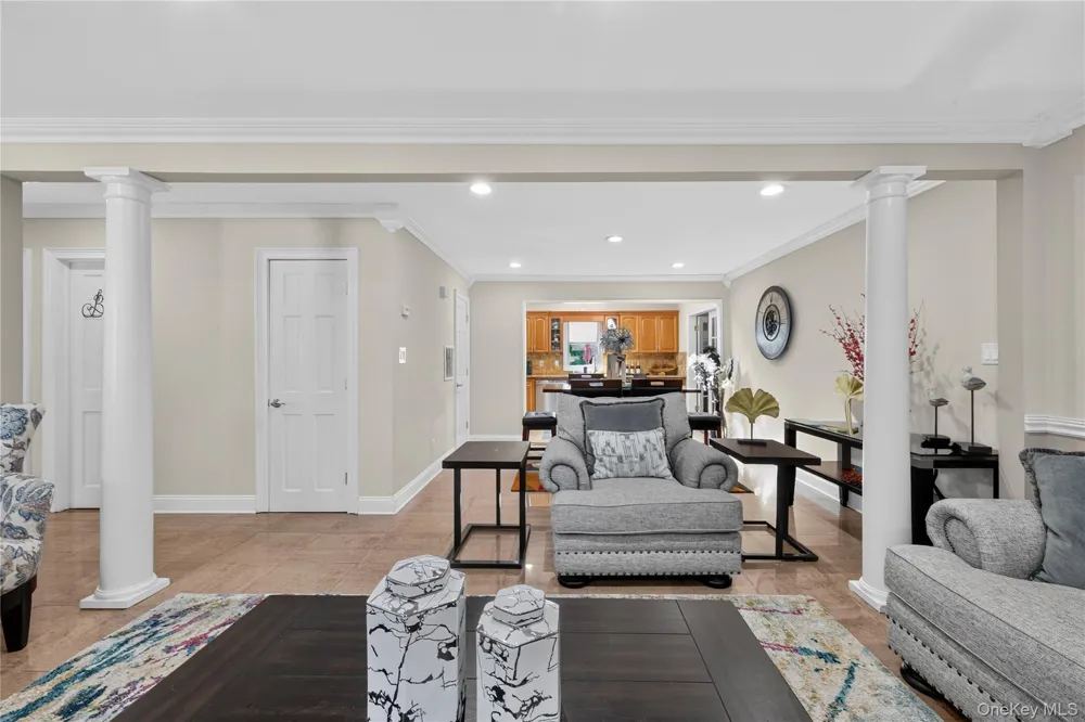 114 Southberry Lane Levittown, NY 11756