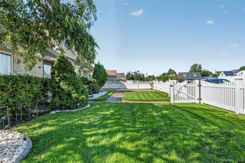 114 Southberry Lane Levittown, NY 11756
