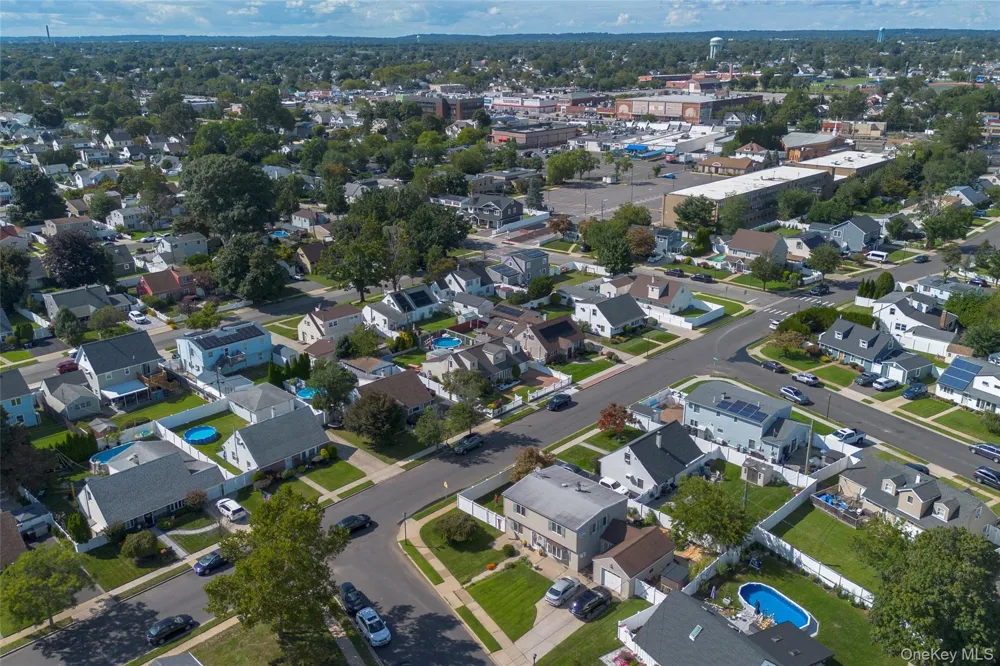 114 Southberry Lane Levittown, NY 11756