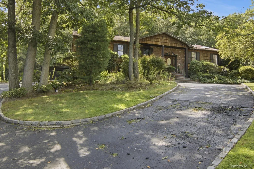 2 Cascade Court Dix Hills, NY 11746