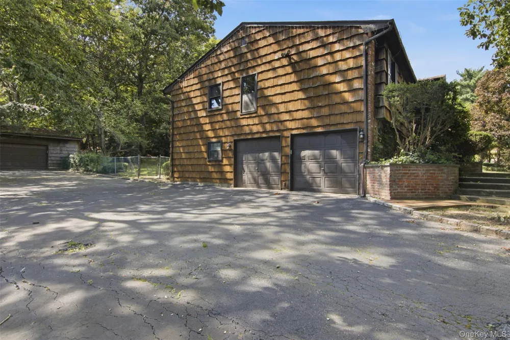 2 Cascade Court Dix Hills, NY 11746
