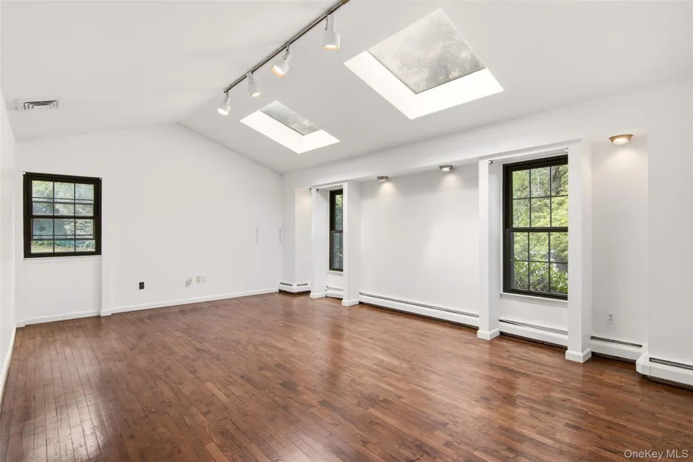 2 Cascade Court Dix Hills, NY 11746