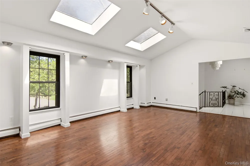 2 Cascade Court Dix Hills, NY 11746
