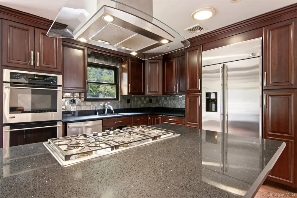 2 Cascade Court Dix Hills, NY 11746
