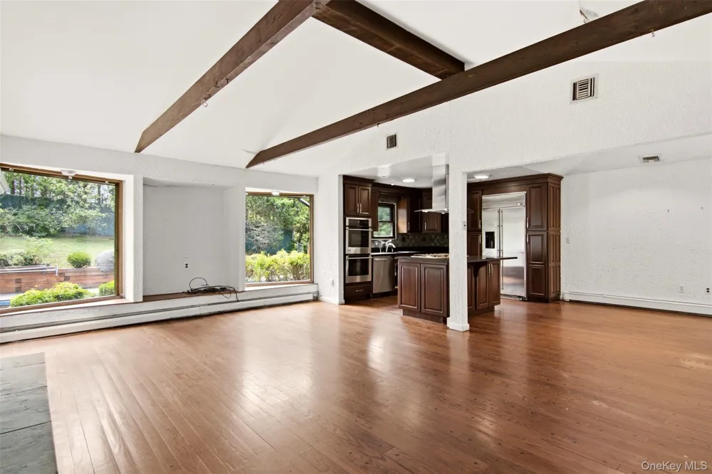2 Cascade Court Dix Hills, NY 11746