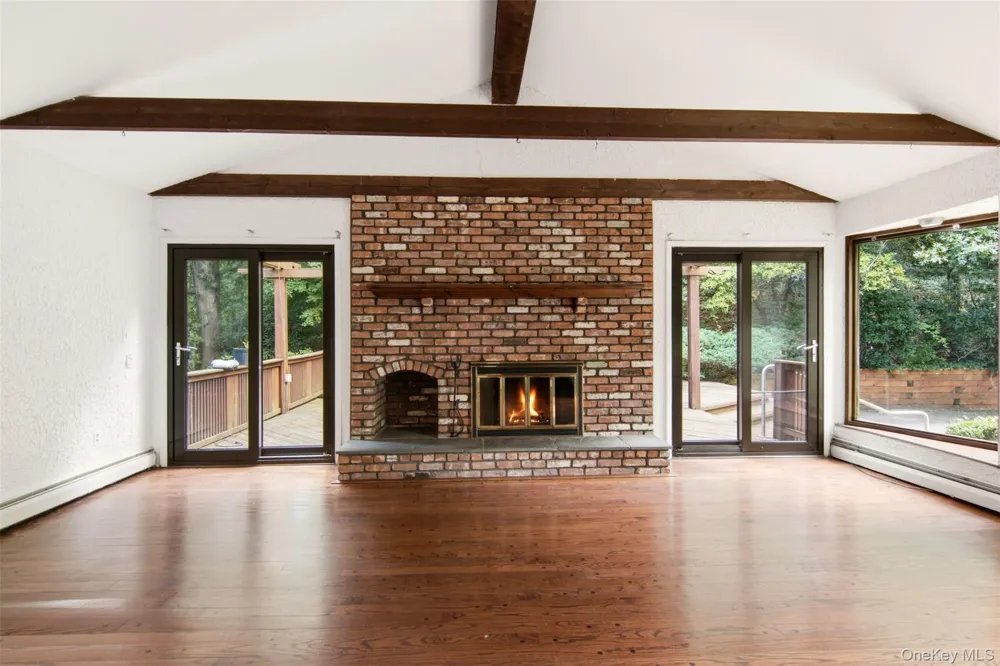 2 Cascade Court Dix Hills, NY 11746