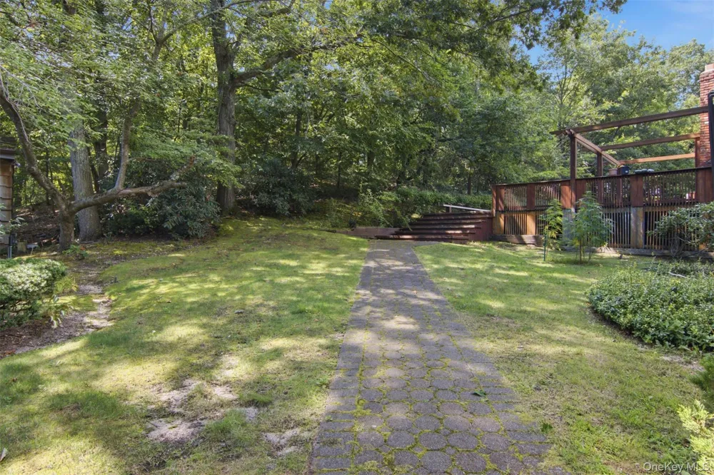 2 Cascade Court Dix Hills, NY 11746