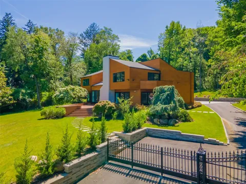 369 E Shore Road