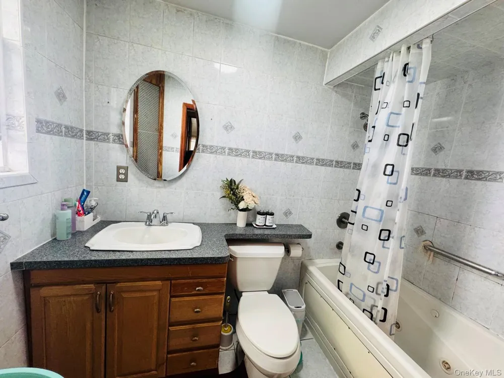 192-14 109th Avenue #1st floor Saint Albans, NY 11412