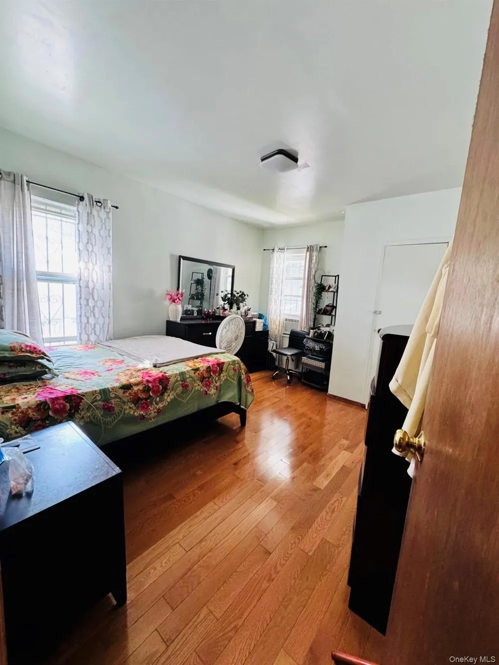 192-14 109th Avenue #1st floor Saint Albans, NY 11412