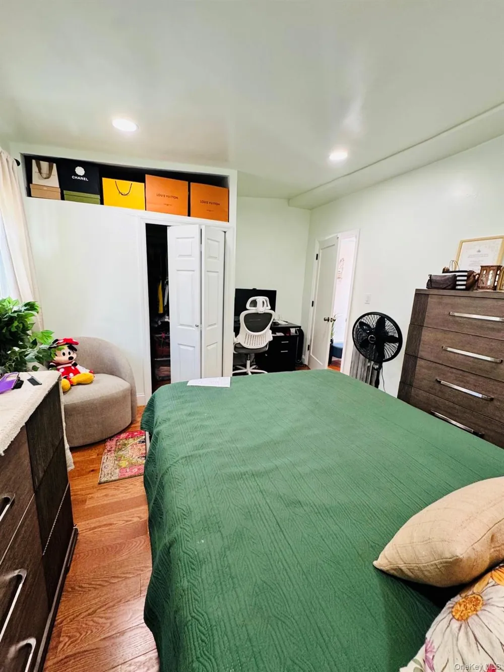 192-14 109th Avenue #1st floor Saint Albans, NY 11412