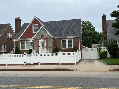 134-33 Hook Creek Boulevard