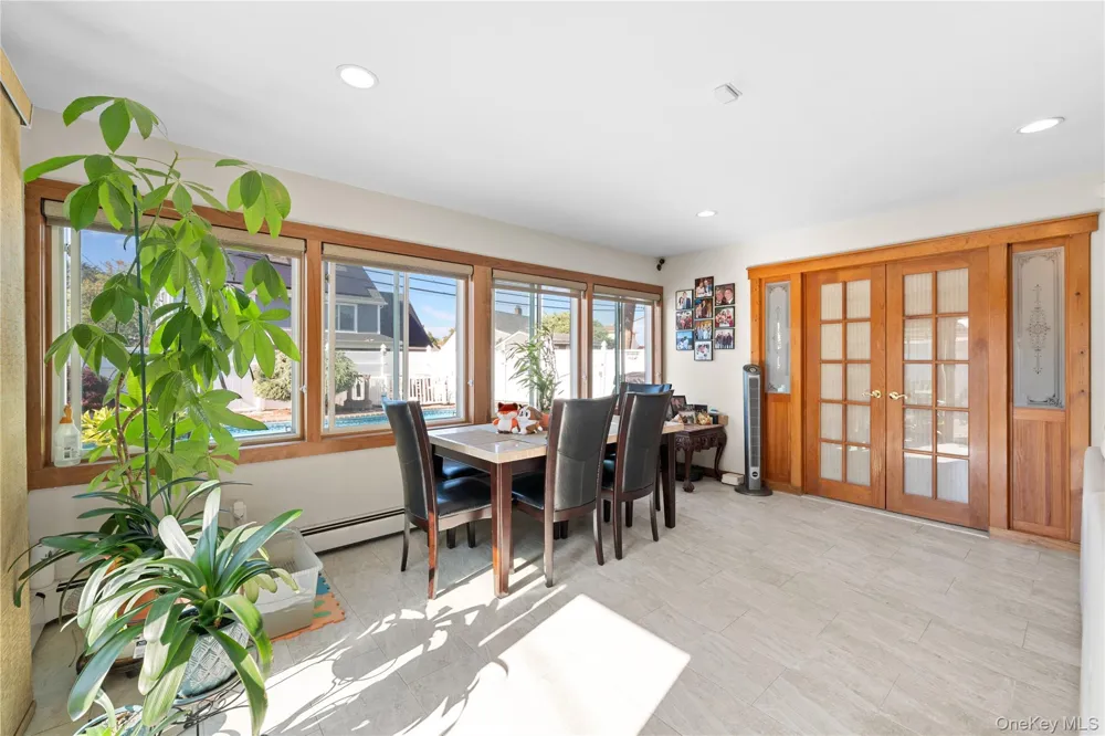 27 Eden Lane Levittown, NY 11756