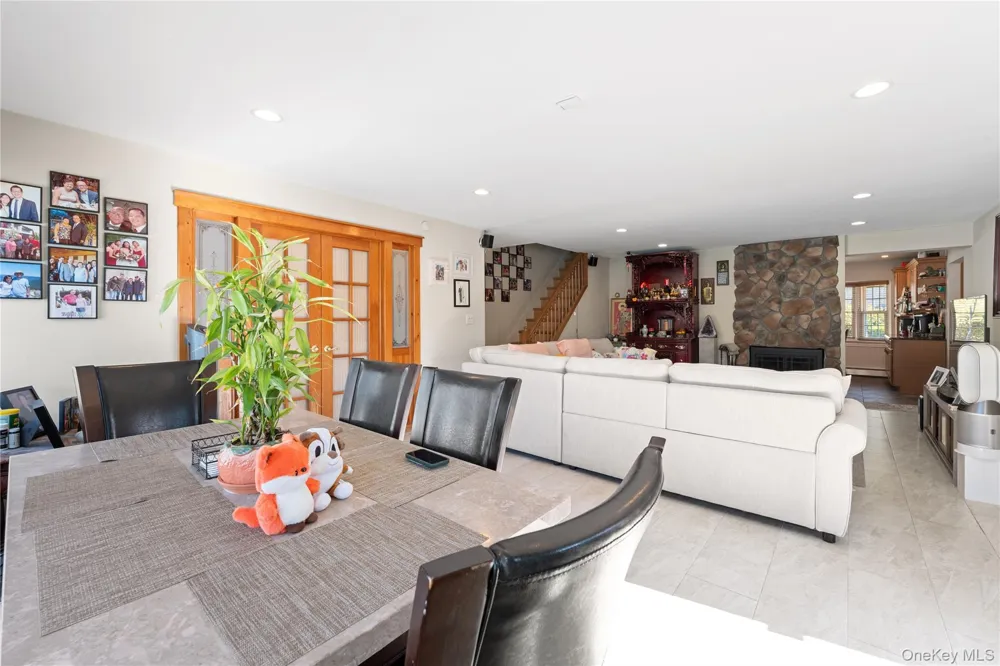 27 Eden Lane Levittown, NY 11756