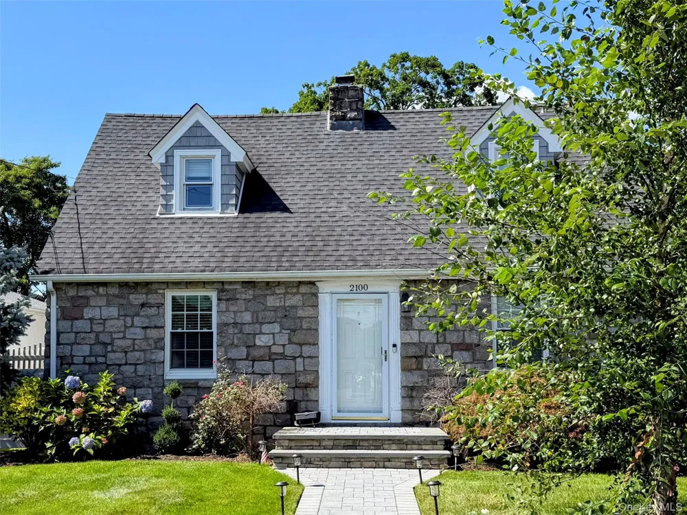 2100 Hillside Avenue Bellmore, NY 11710