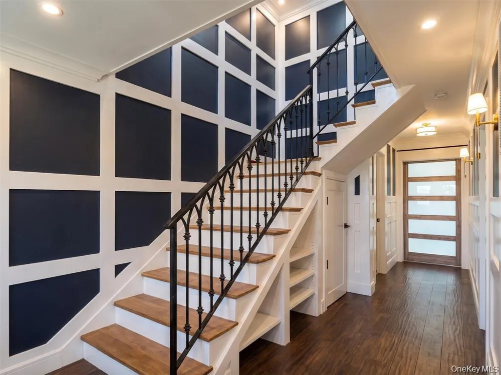 1 North Drive Baldwin Harbor, NY 11510