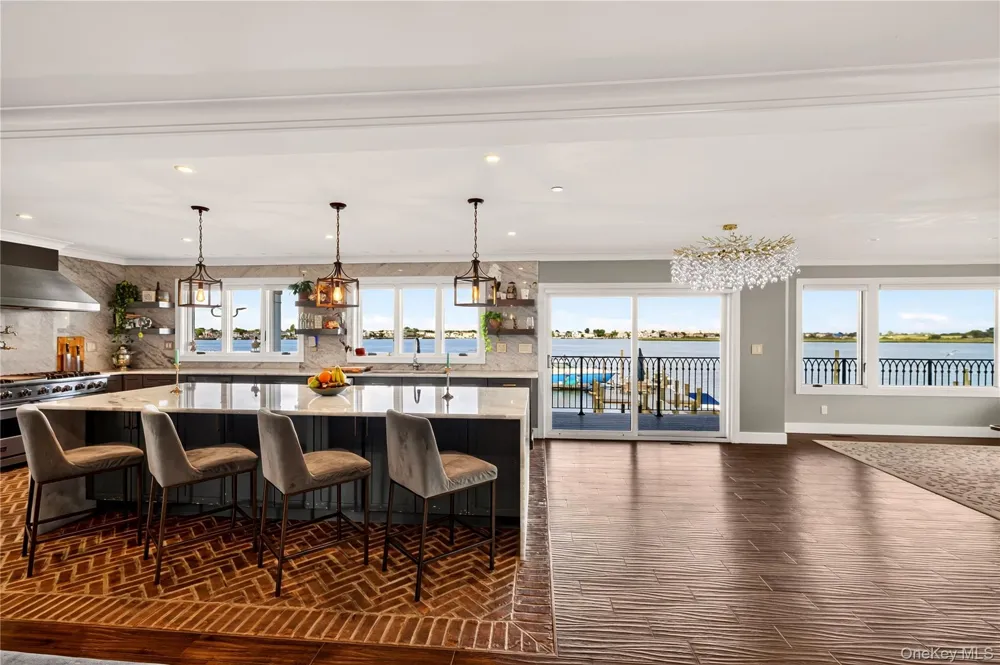 1 North Drive Baldwin Harbor, NY 11510