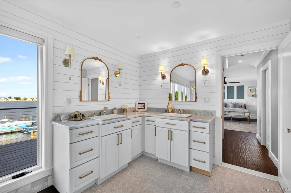 1 North Drive Baldwin Harbor, NY 11510