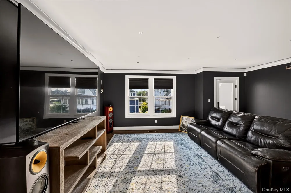 1 North Drive Baldwin Harbor, NY 11510