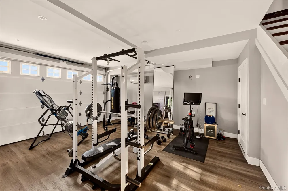 1 North Drive Baldwin Harbor, NY 11510