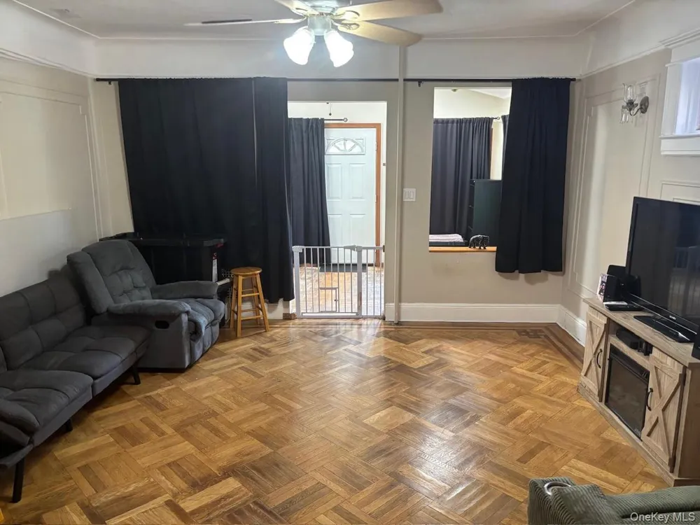 121-13 Hillside Avenue Richmond Hill, NY 11418