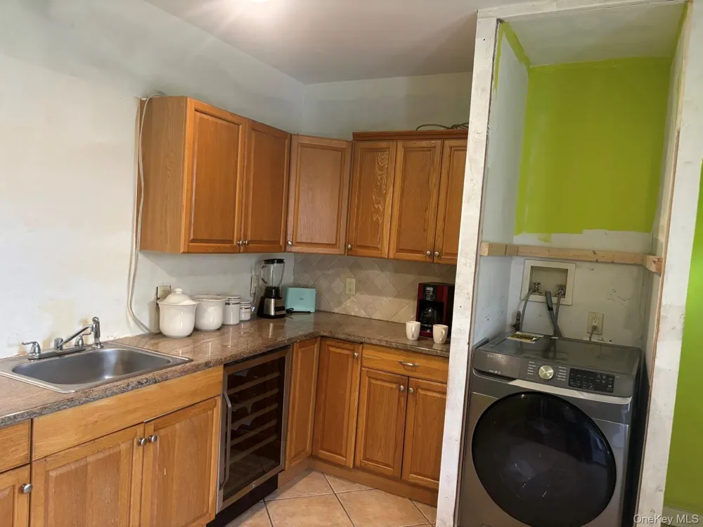 121-13 Hillside Avenue Richmond Hill, NY 11418